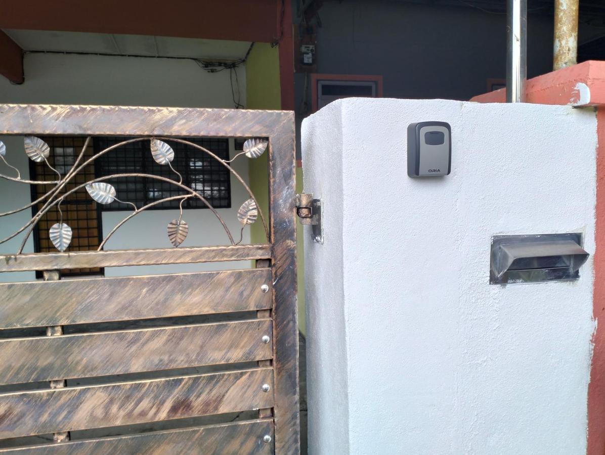 Anggun Homestay Seri Iskandar Zewnętrze zdjęcie